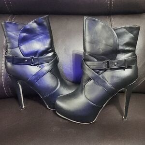 Black Women's Heeled Boots